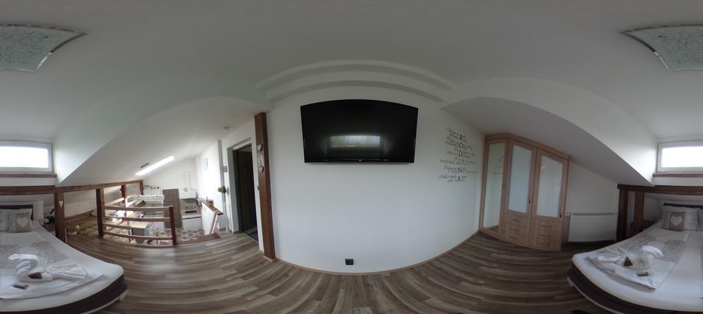 Luxusni Apartman Nmnm Mezonet Appartement Nove Mesto na Morave Buitenkant foto